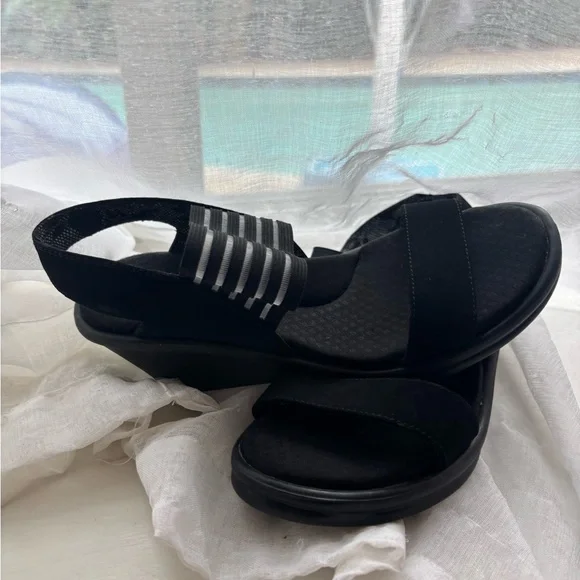 Black Women's Sandals size 8 Skechers - Picture 6 of 6